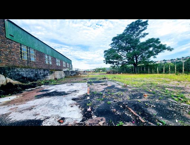 630M² WORKSHOP TO LET IN QUEENSMEAD INDUSTRIA